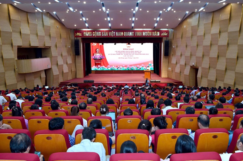 Bồi dưỡng năng lực cán bộ Mặt trận đáp ứng yêu cầu đổi mới trong giai đoạn phát triển mới